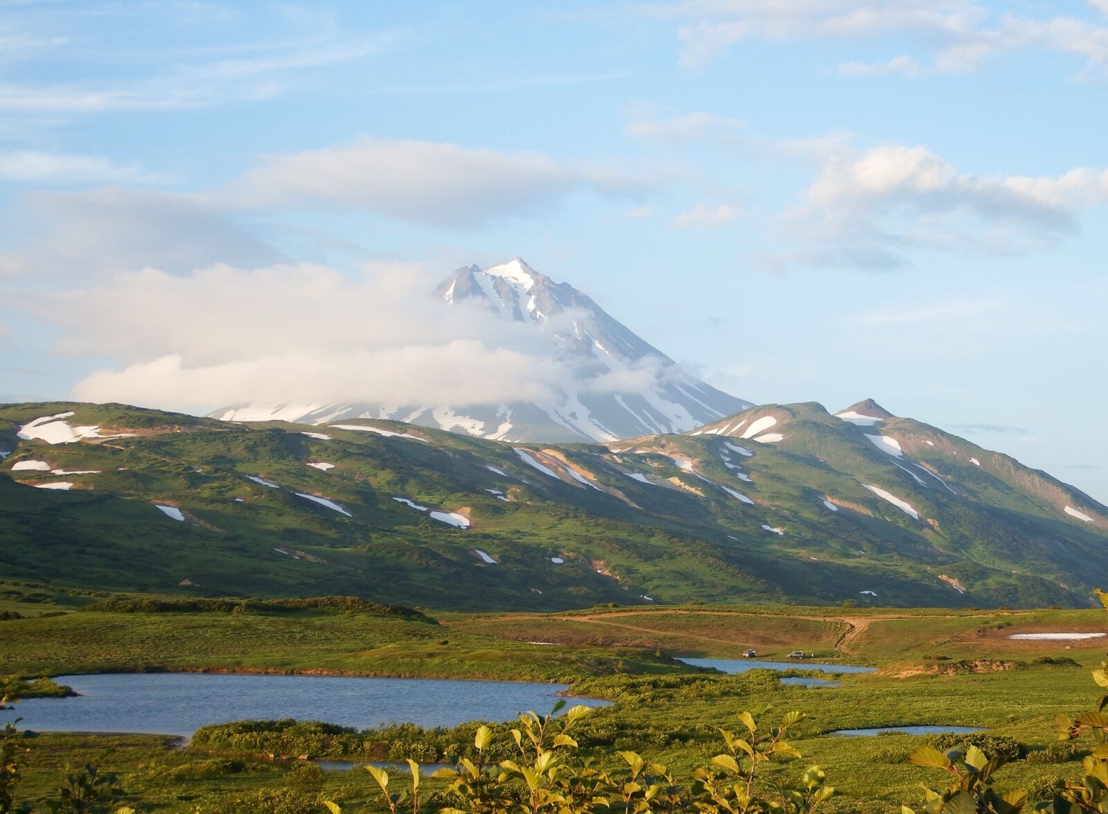 Fujifilm FinePix S1 sample photo. Kamchatka, mountain plateau, volcano photography