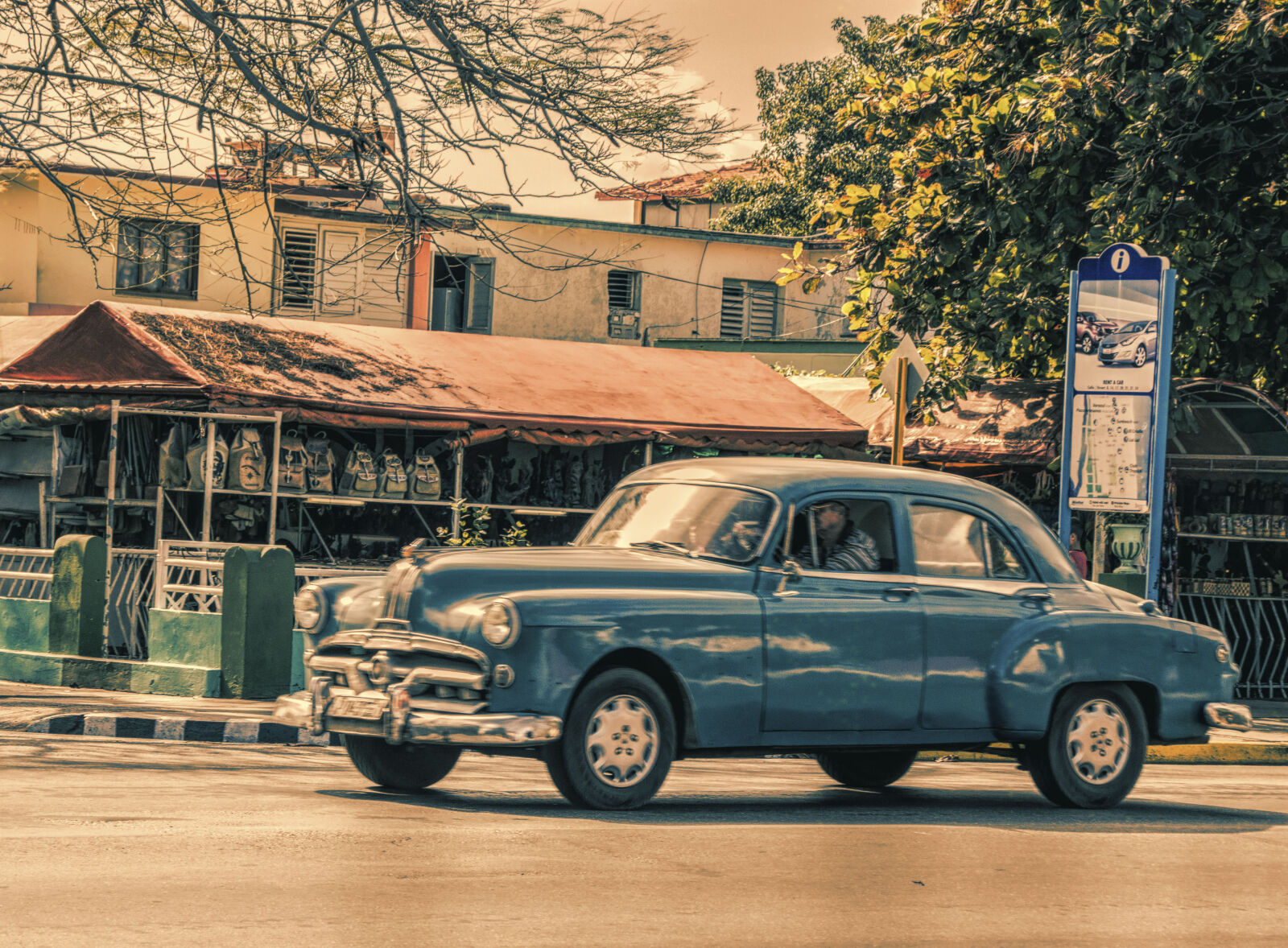 Nikon D3200 sample photo. Bluecar, classic, cuba, old photography