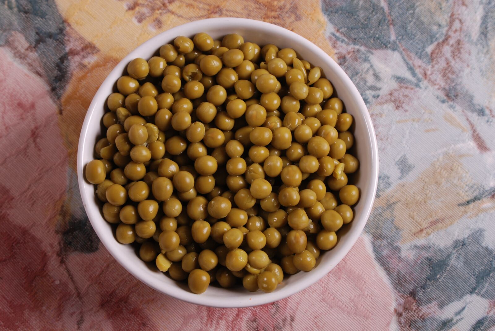 Nikon D80 sample photo. Eating, pod, peas photography