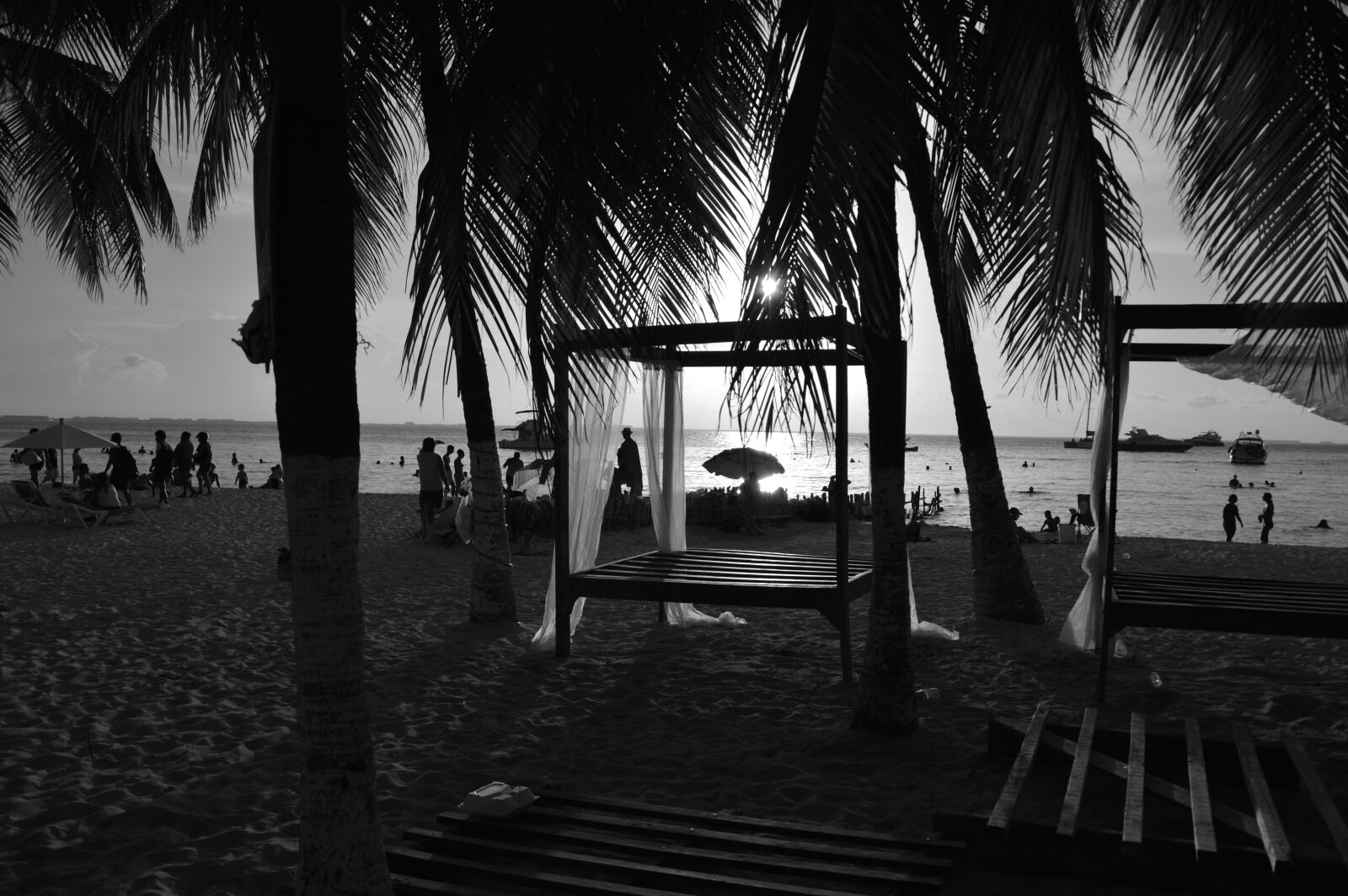 Nikon D3200 sample photo. Beach, sunset, black and photography
