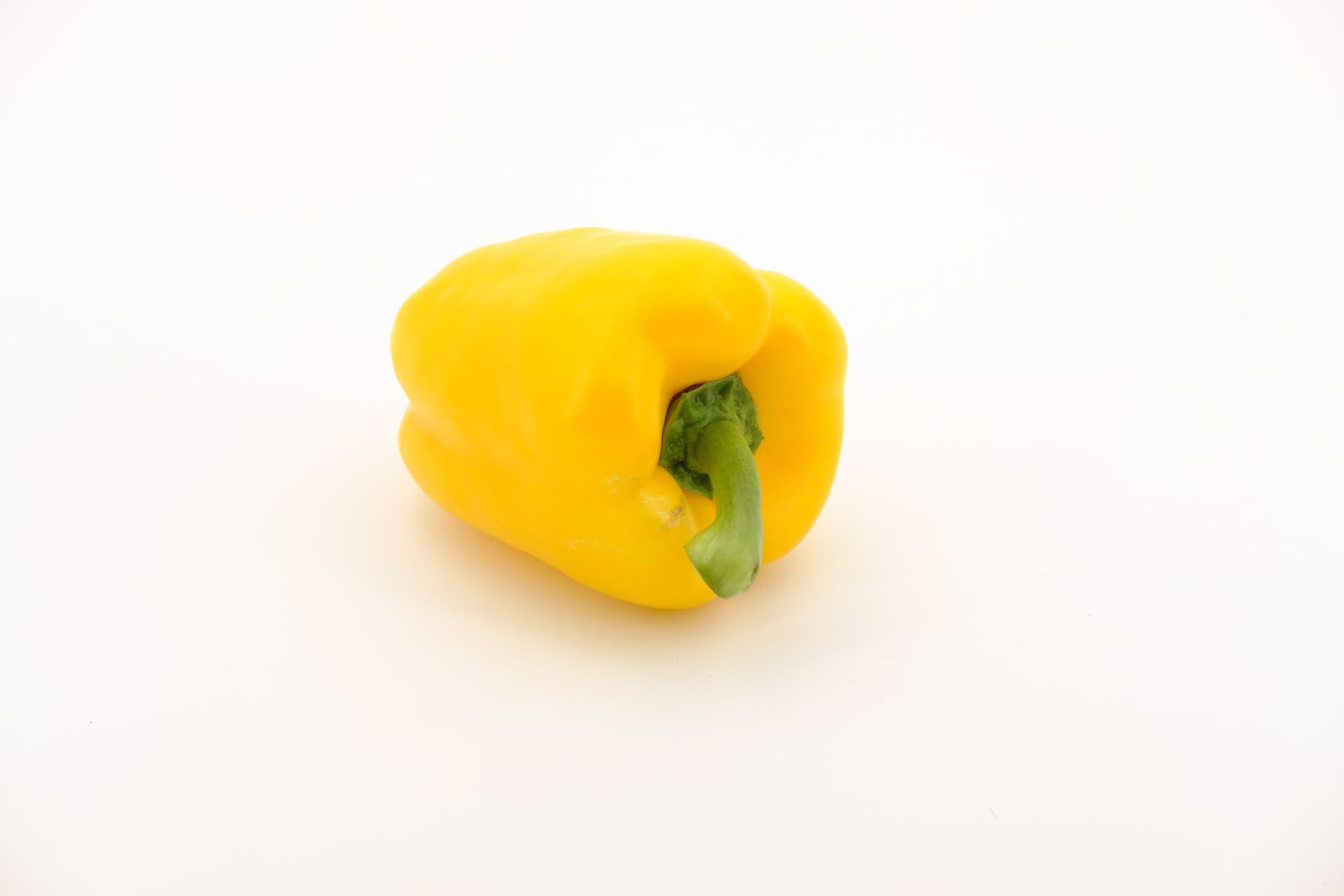 Fujifilm X-T2 + Fujifilm XF 35mm F2 R WR sample photo. Paprika, vegetables, nachtschattengewächs photography