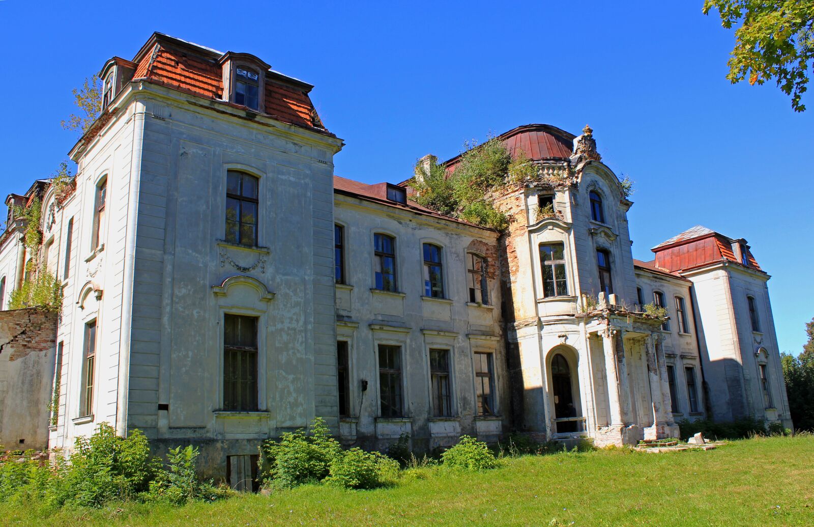 Canon EOS 550D (EOS Rebel T2i / EOS Kiss X4) sample photo. Mansion, vintage, castle photography