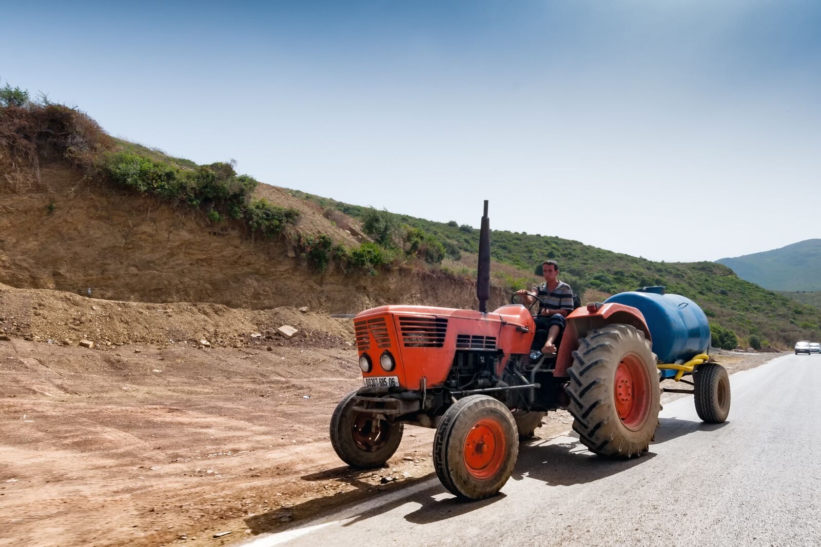 Nikon D90 sample photo. Tractor, road, algeria photography