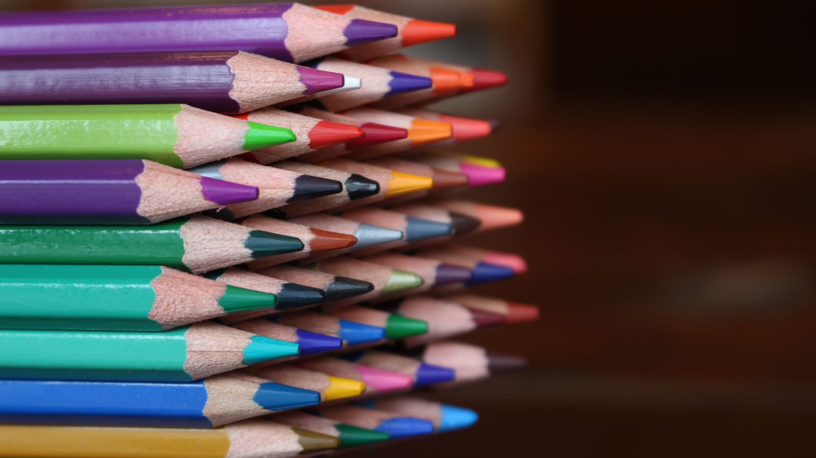 Canon EOS 700D (EOS Rebel T5i / EOS Kiss X7i) sample photo. Color of lead, pencil photography