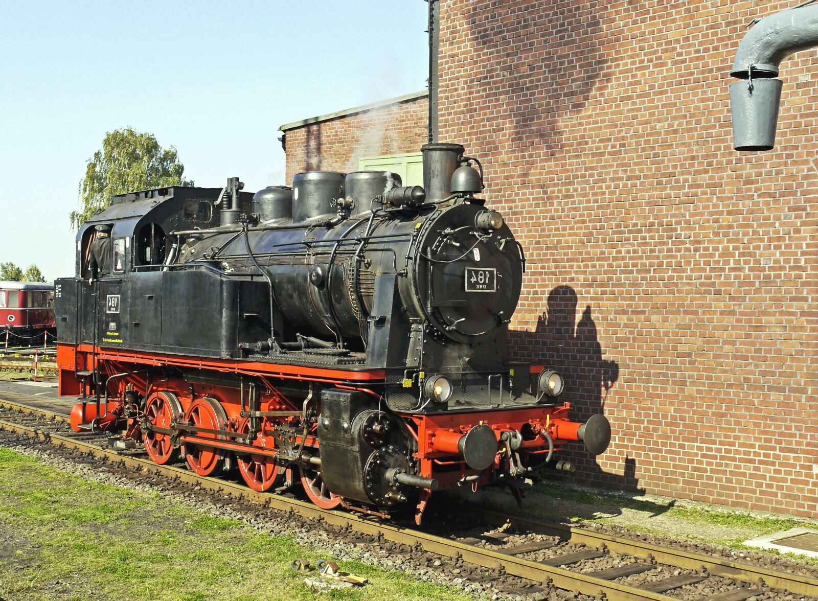 Panasonic Lumix DMC-G1 sample photo. Wall, brick, locomotive, vehicle photography