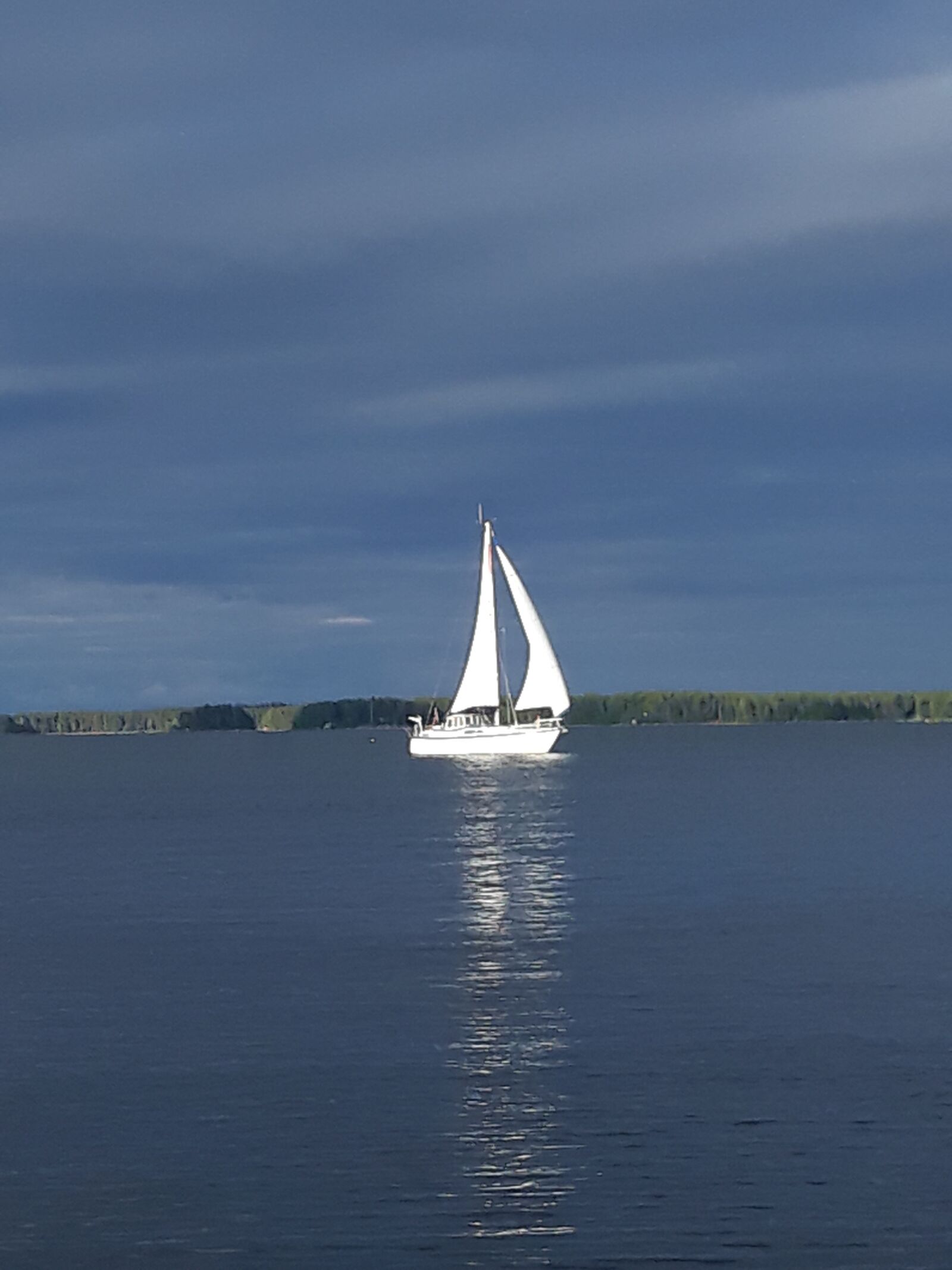 Samsung Galaxy J5 sample photo. Sea, yacht, sky photography