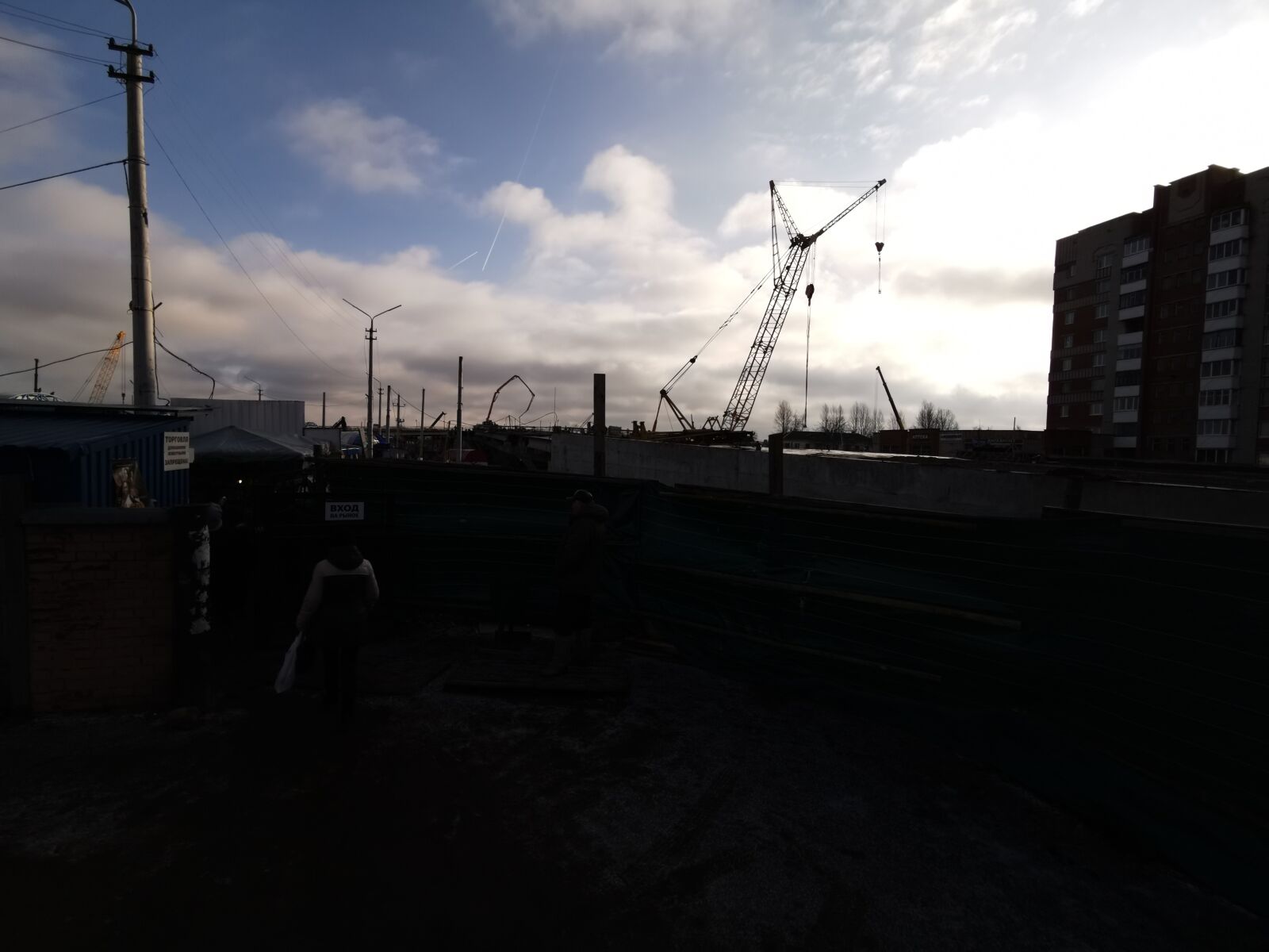HUAWEI P30 sample photo. Construction, crane, sky photography