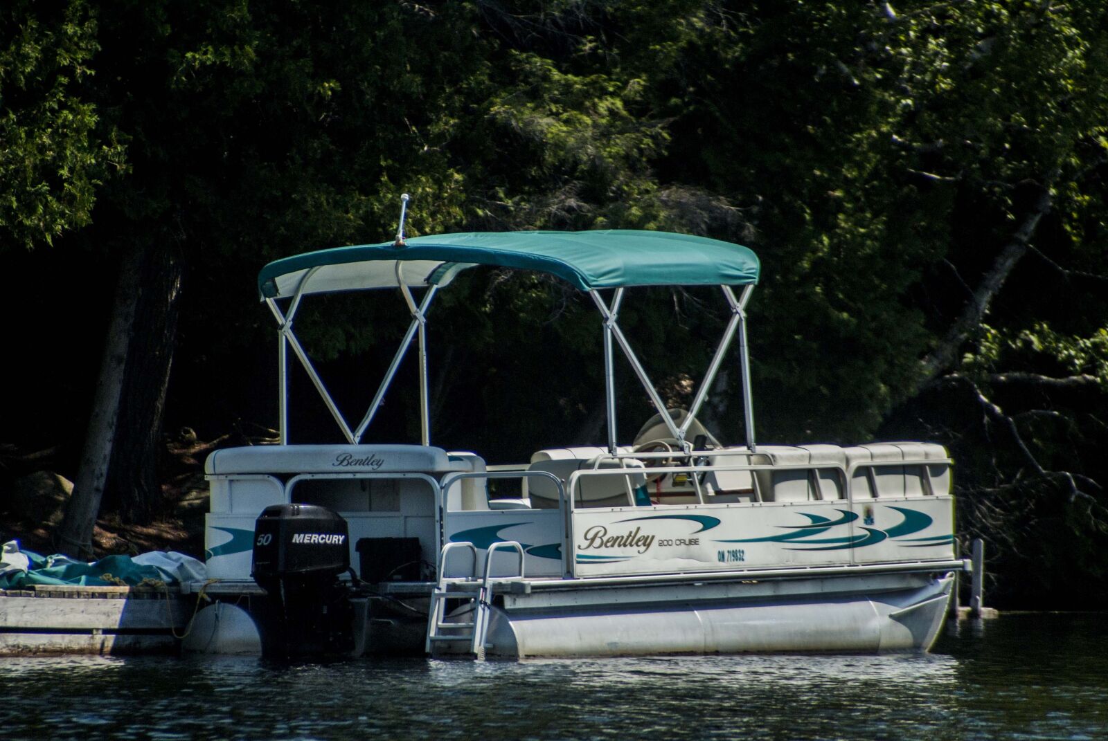 Sony Alpha DSLR-A100 sample photo. Vacation, canada, holiday photography
