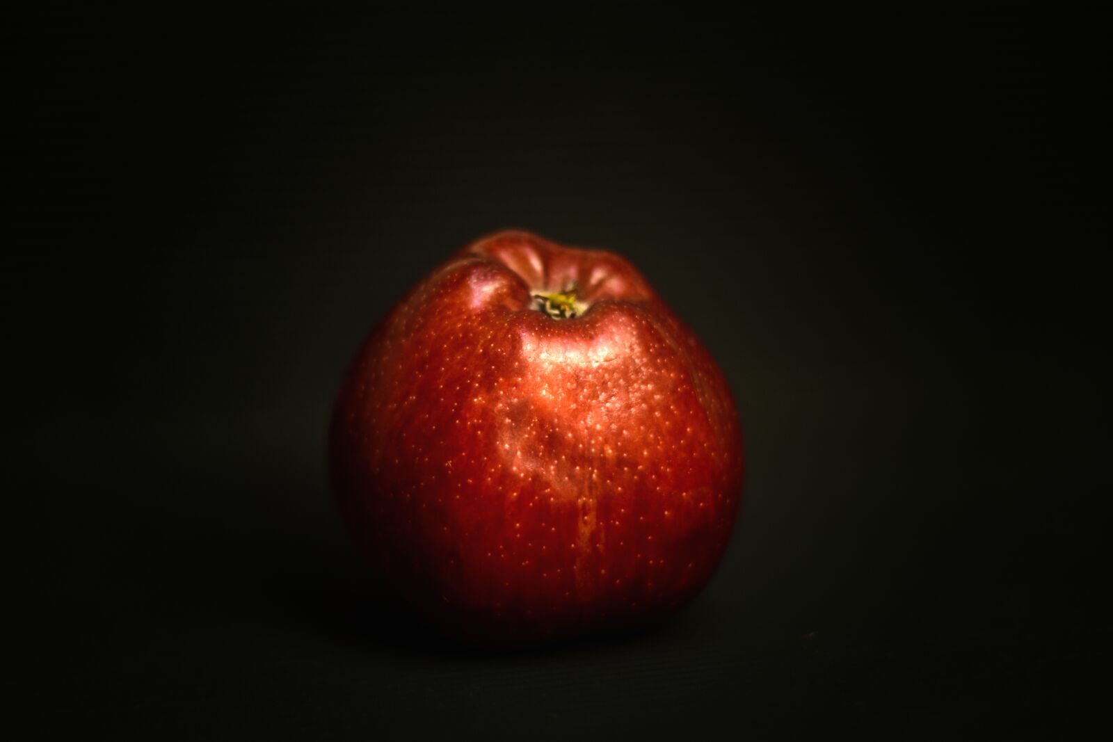 Nikon D3400 sample photo. Apple, fruit, vintage photography