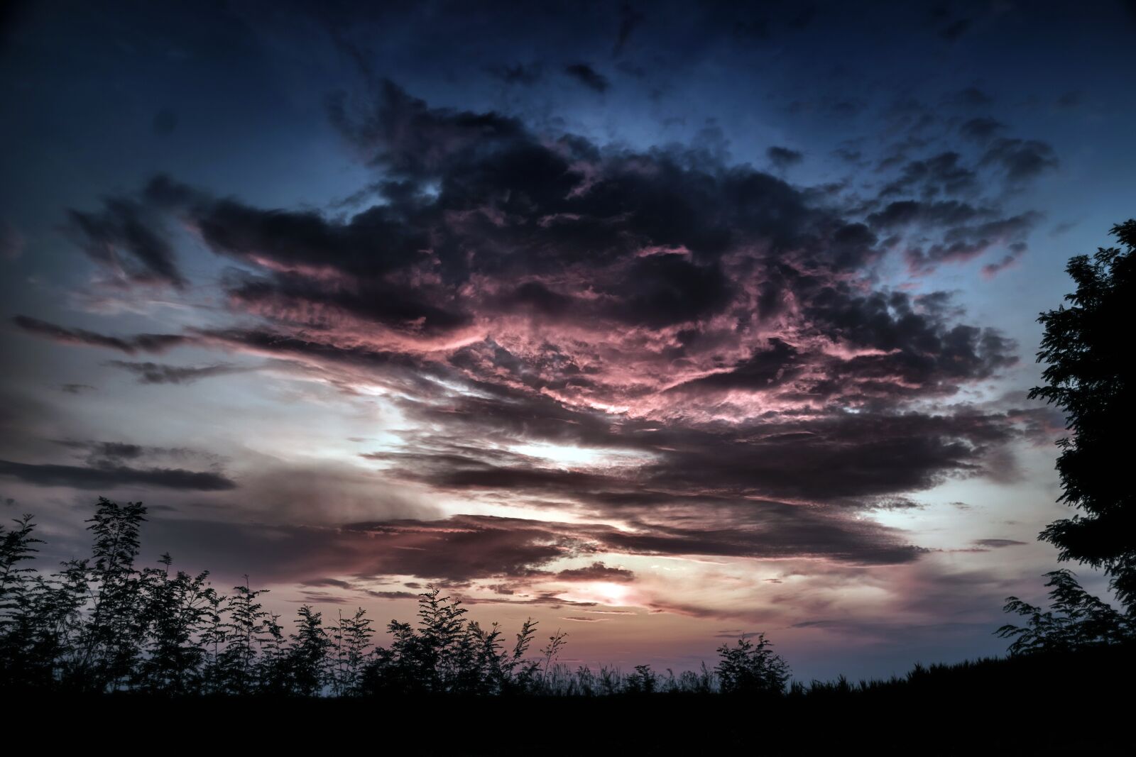 Pentax K-S2 sample photo. Evening, twilight, cloud photography