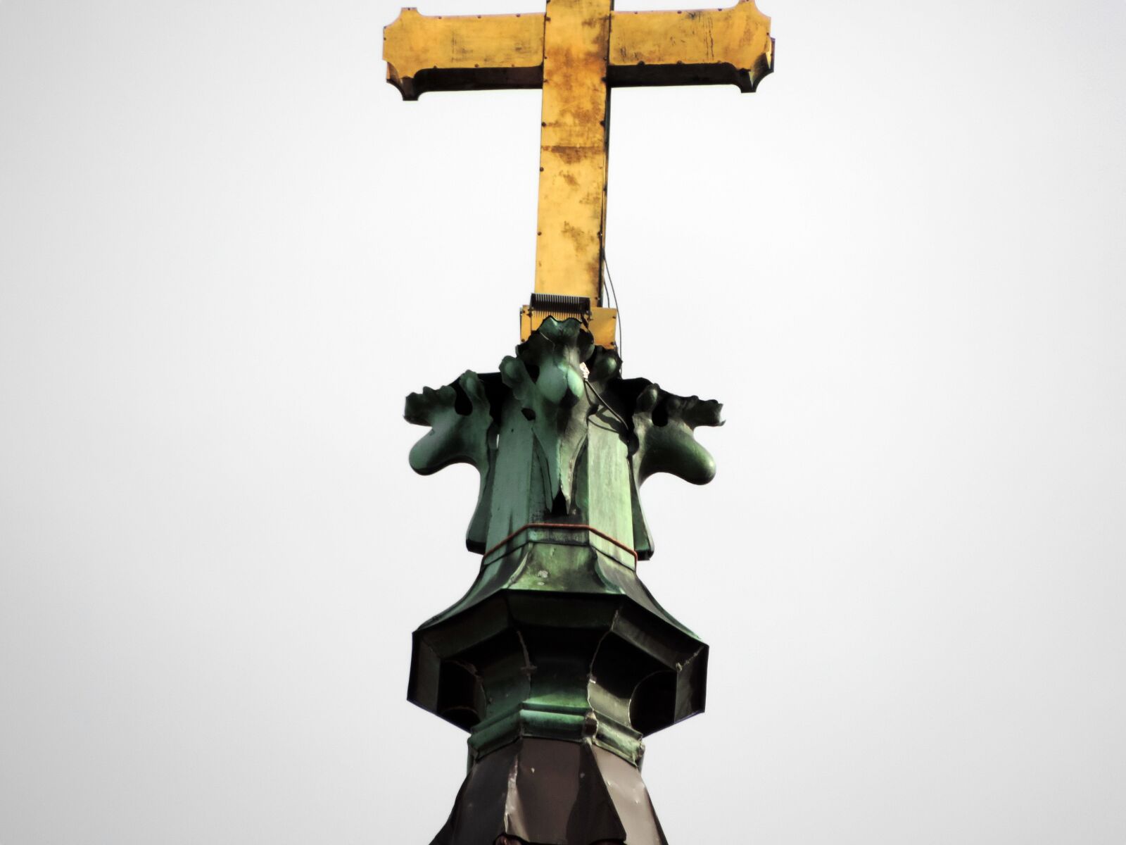 Nikon Coolpix P520 sample photo. Religion, cross, sculpture, statue photography