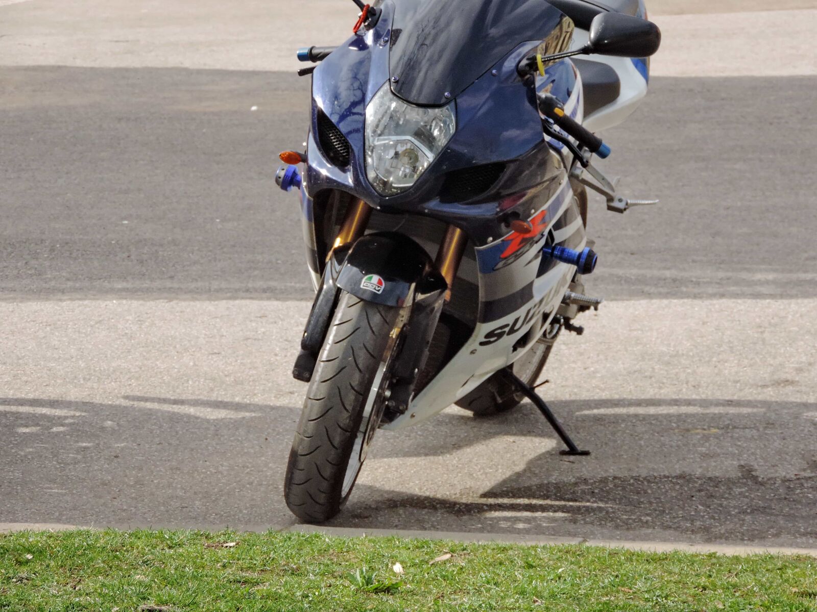 Nikon Coolpix P520 sample photo. Fast, headlight, motorcycle, road photography
