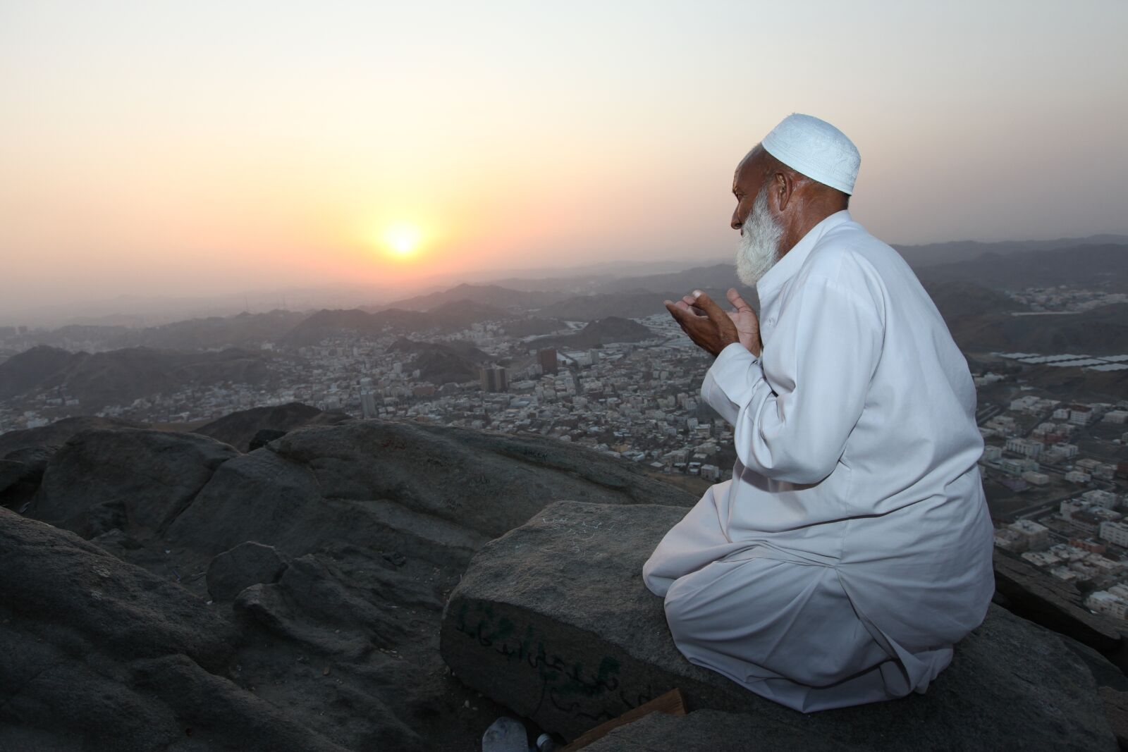 Canon EOS 5D Mark II sample photo. Prayer, nur gibraltar, mount photography