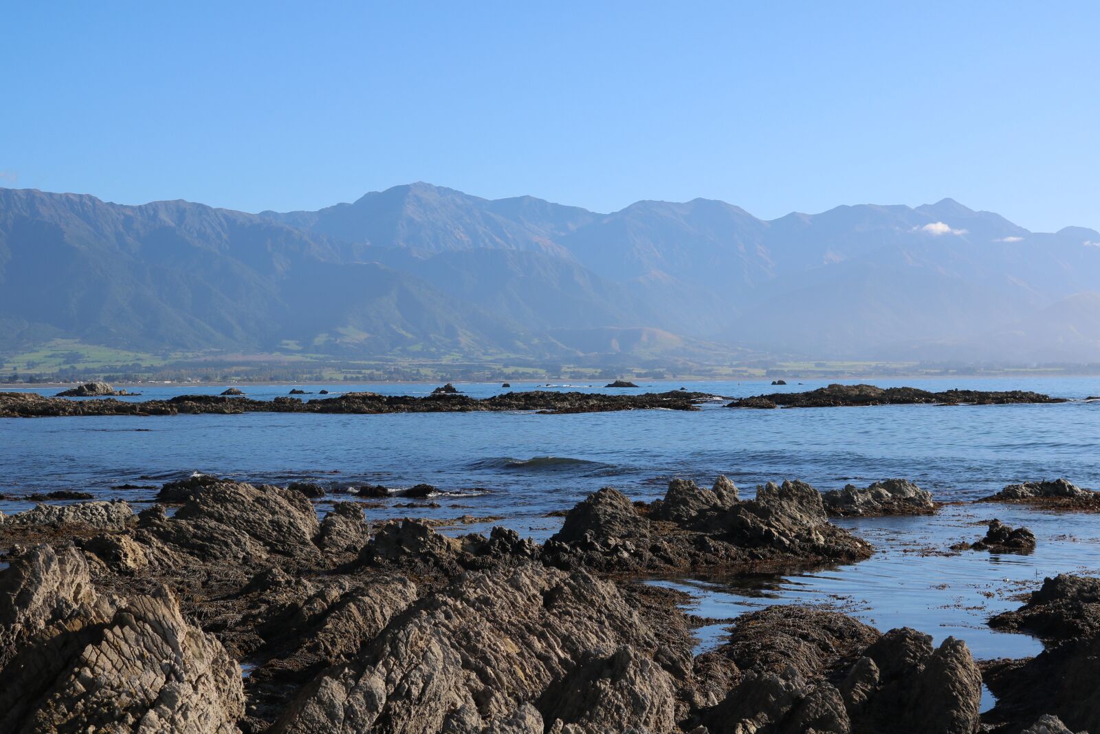 Canon EOS 750D (EOS Rebel T6i / EOS Kiss X8i) sample photo. Kaikoura, mountains, sea photography