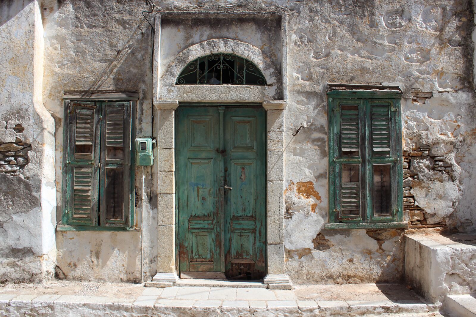 Canon EOS 600D (Rebel EOS T3i / EOS Kiss X5) sample photo. Door, rustic, greece photography