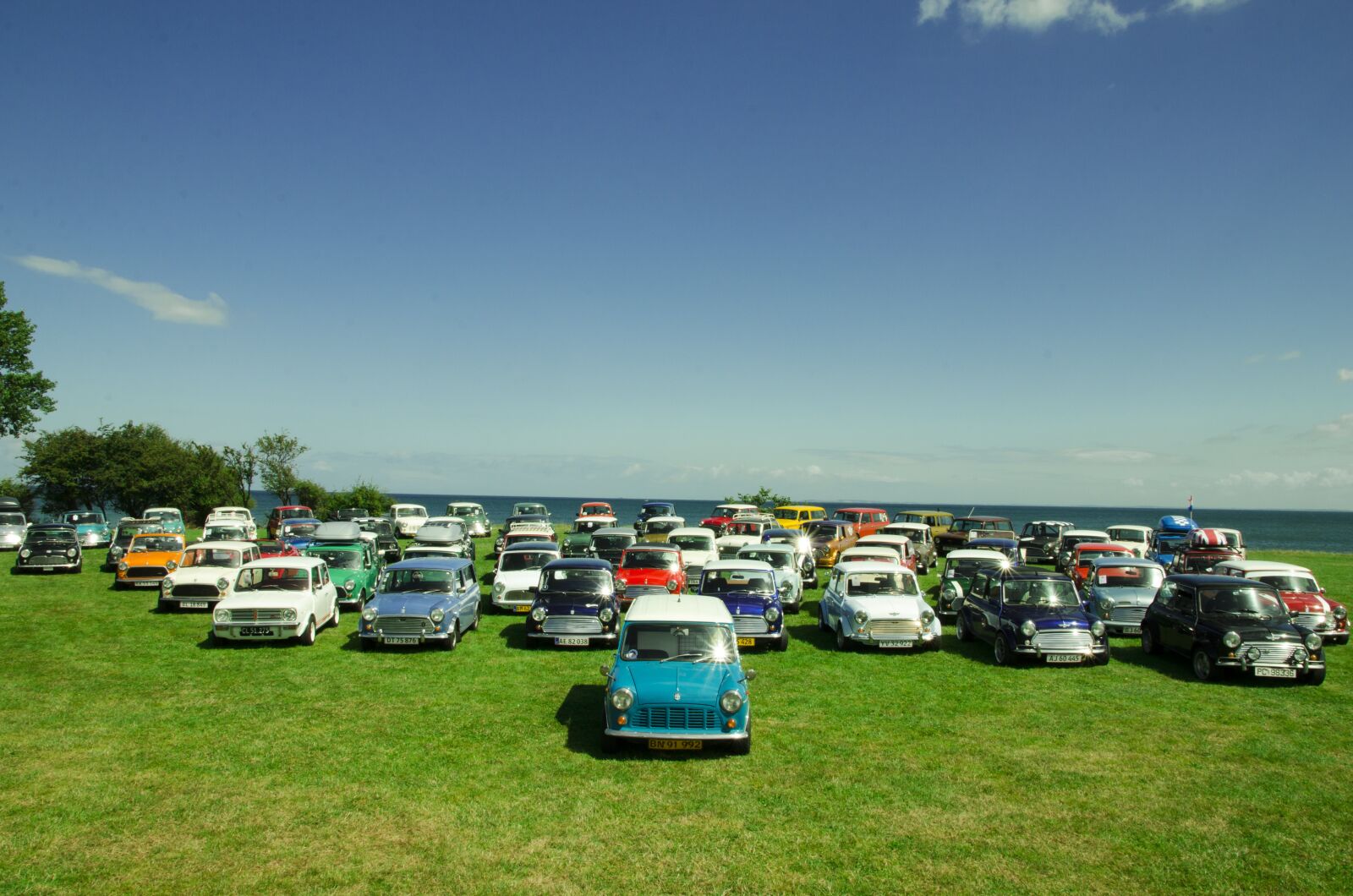 Nikon D7000 sample photo. Morris mini, club get-togethers photography