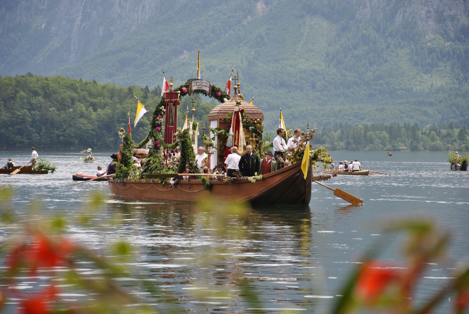 Nikon D3000 sample photo. Hallst ttersee lake, procession photography