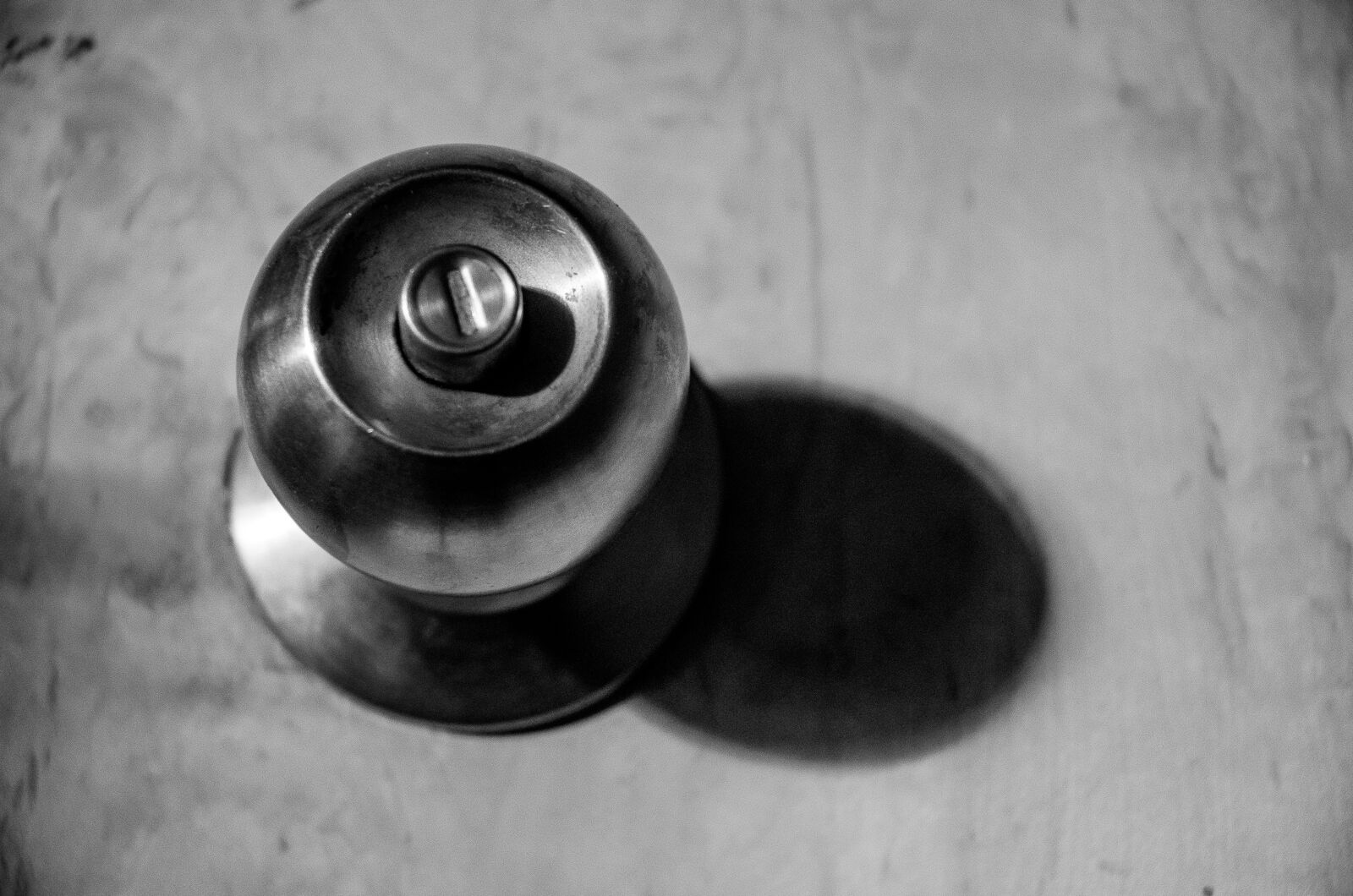 Nikon D7000 sample photo. Door knob, door, wood photography