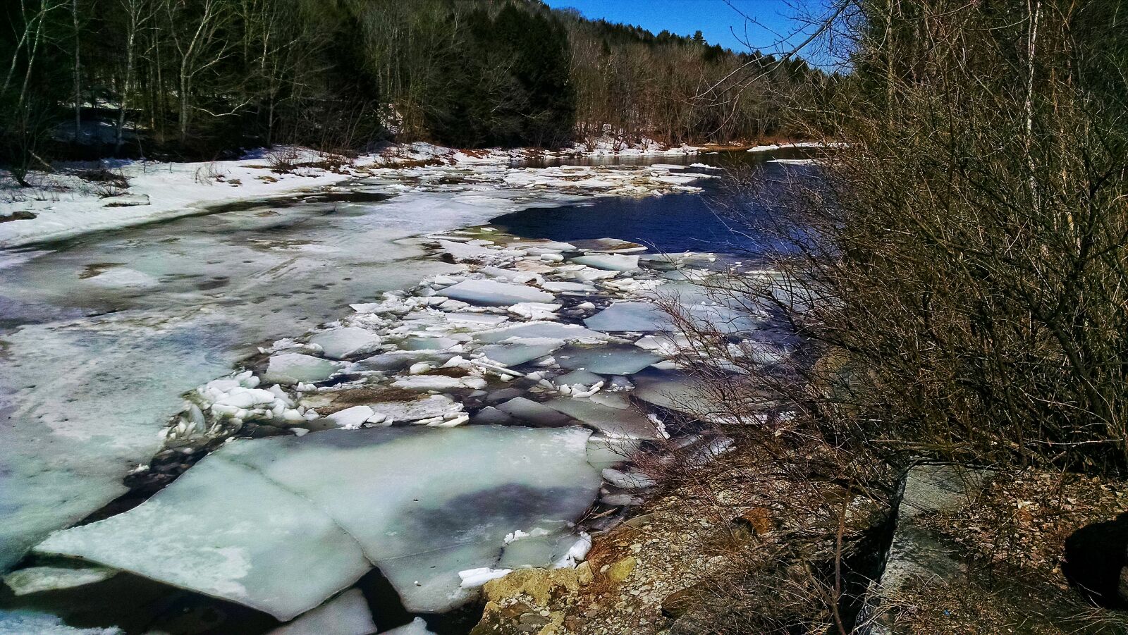 Motorola Moto X (1st Gen) sample photo. Floe, ice, river, spring photography