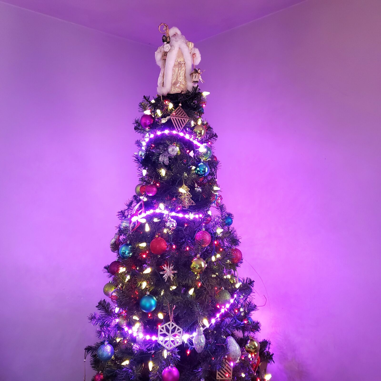 Samsung Galaxy S9+ sample photo. Purple, christmas, lights photography