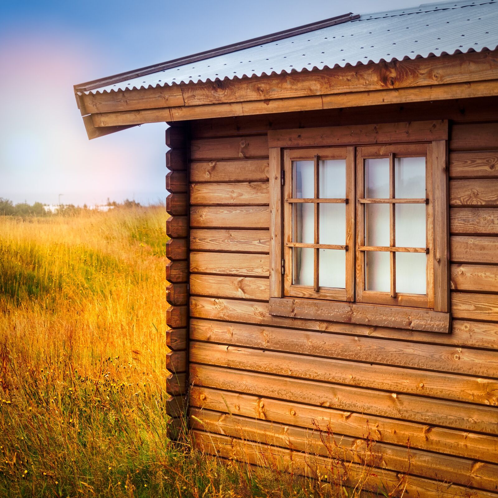 Olympus OM-D E-M1 + Olympus M.Zuiko Digital ED 12-40mm F2.8 Pro sample photo. Hut, meadow, grass photography