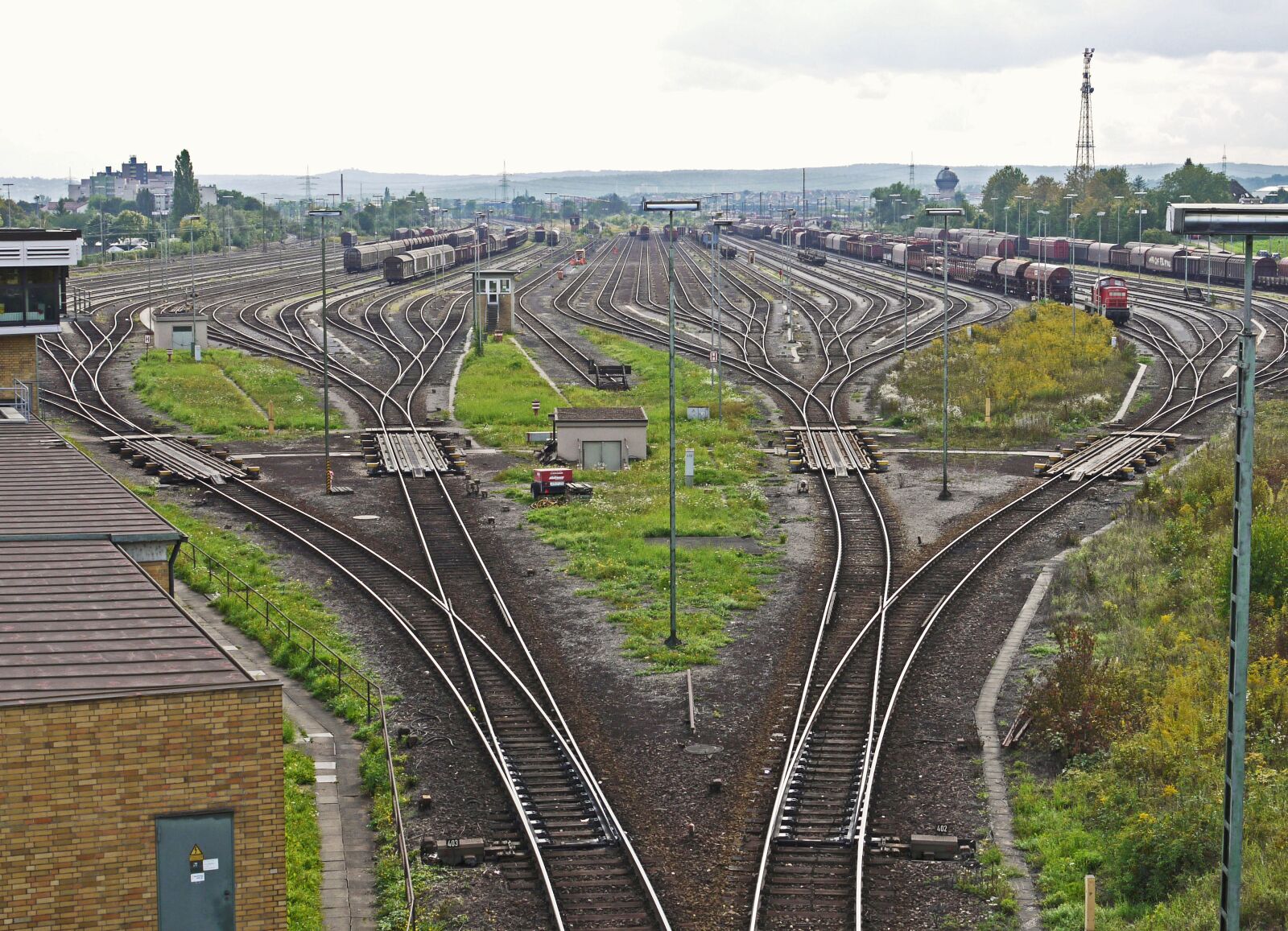 Panasonic Lumix DMC-G1 sample photo. Marshalling yard, tracks harp photography