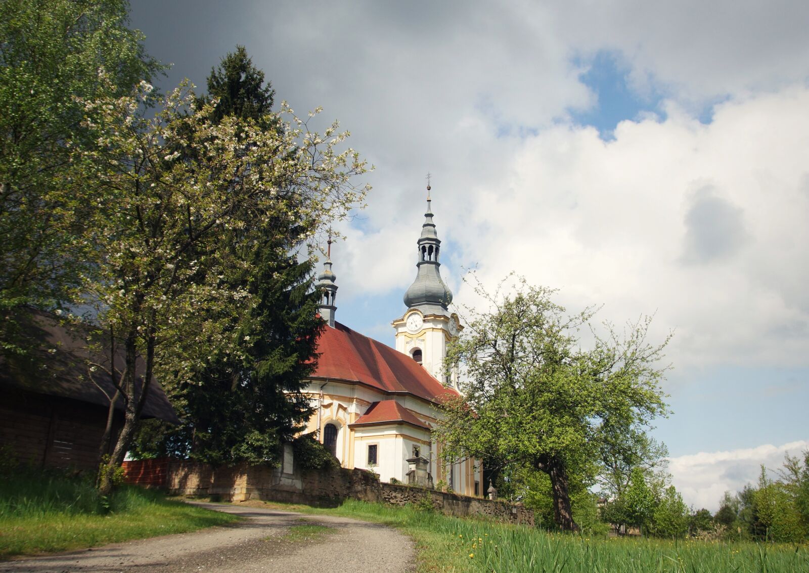 Sony SLT-A65 (SLT-A65V) sample photo. Kytlice, church, spring photography