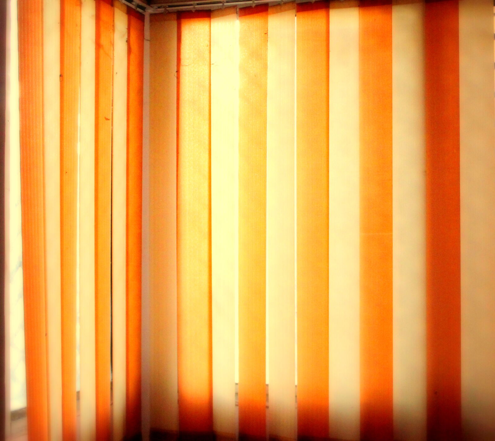 Canon EOS 1300D (EOS Rebel T6 / EOS Kiss X80) sample photo. Abstract, abstract, photo, back photography