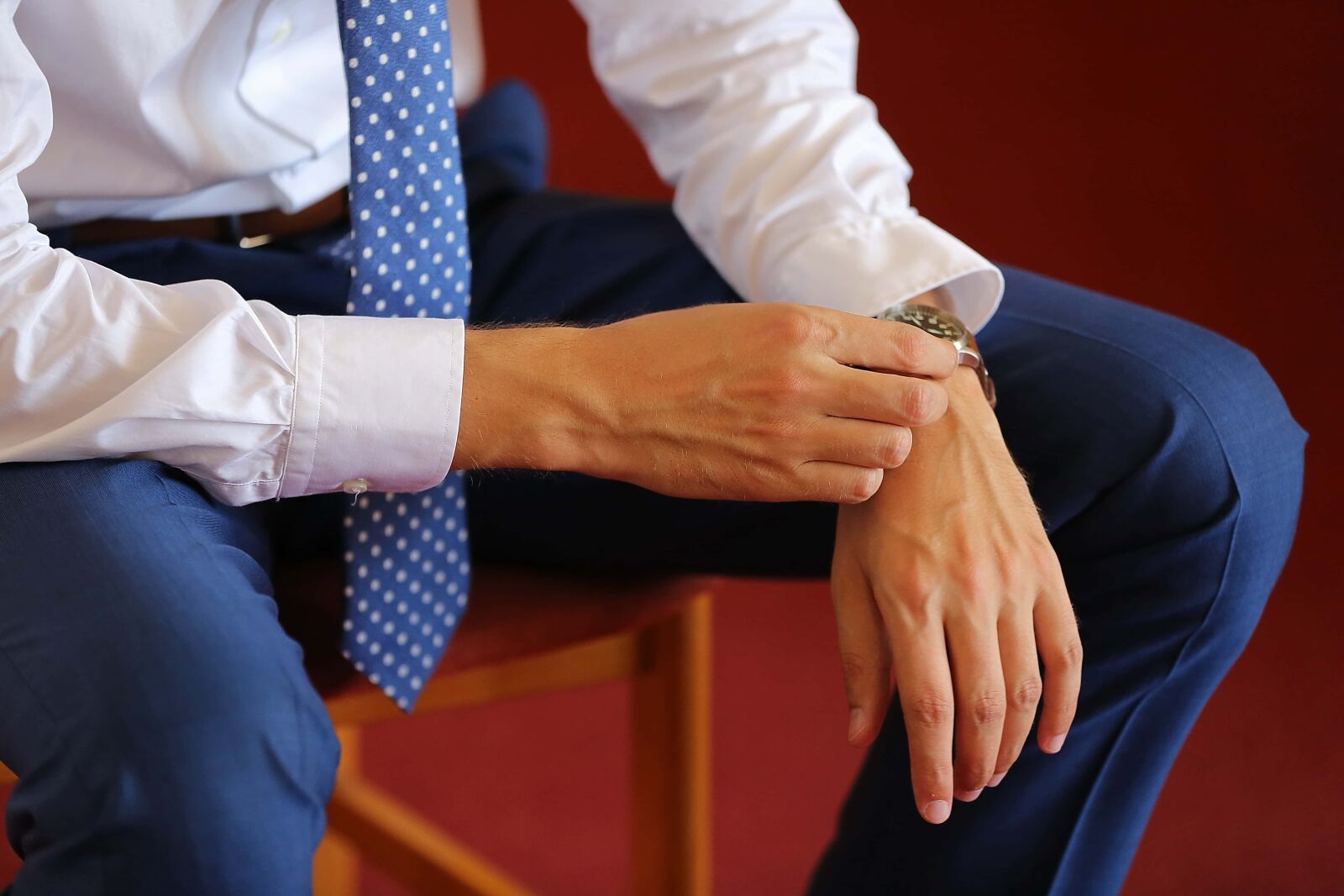 Canon EOS 5D Mark III sample photo. Shirt, businessman, outfit, tie photography