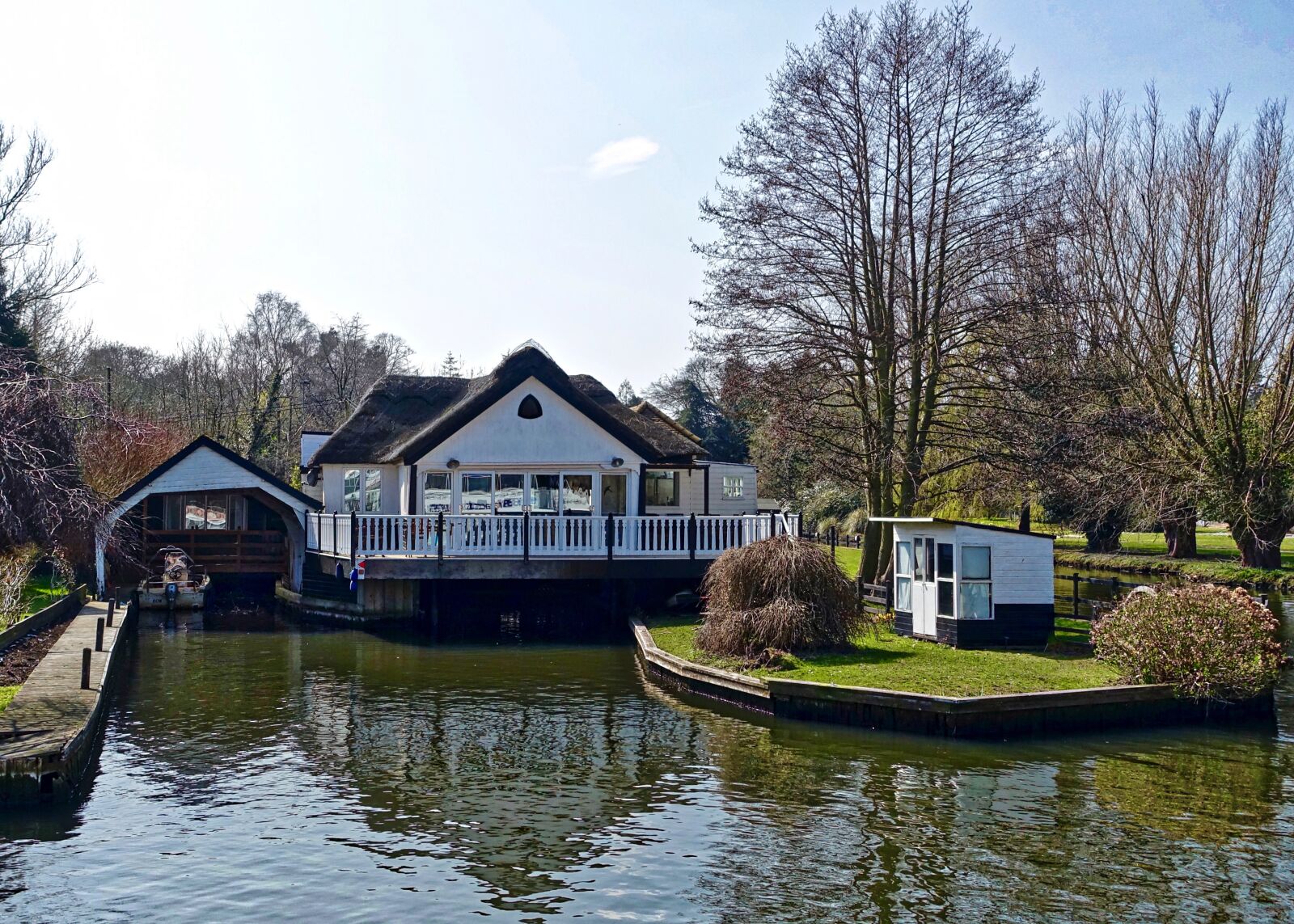 Sony Cyber-shot DSC-RX100 III sample photo. House, broads, canal photography