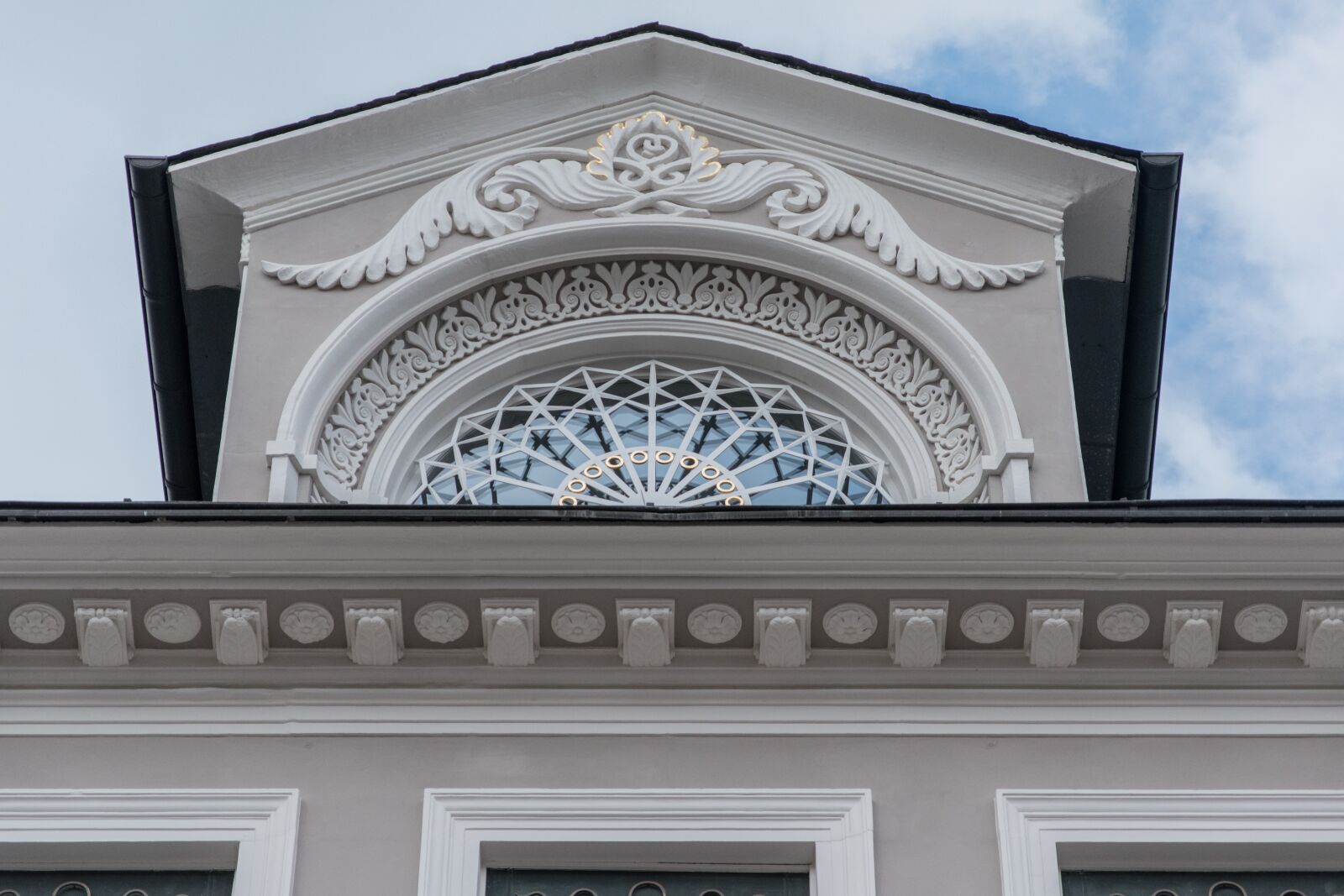 Nikon D5500 sample photo. Dormer, historically, building photography