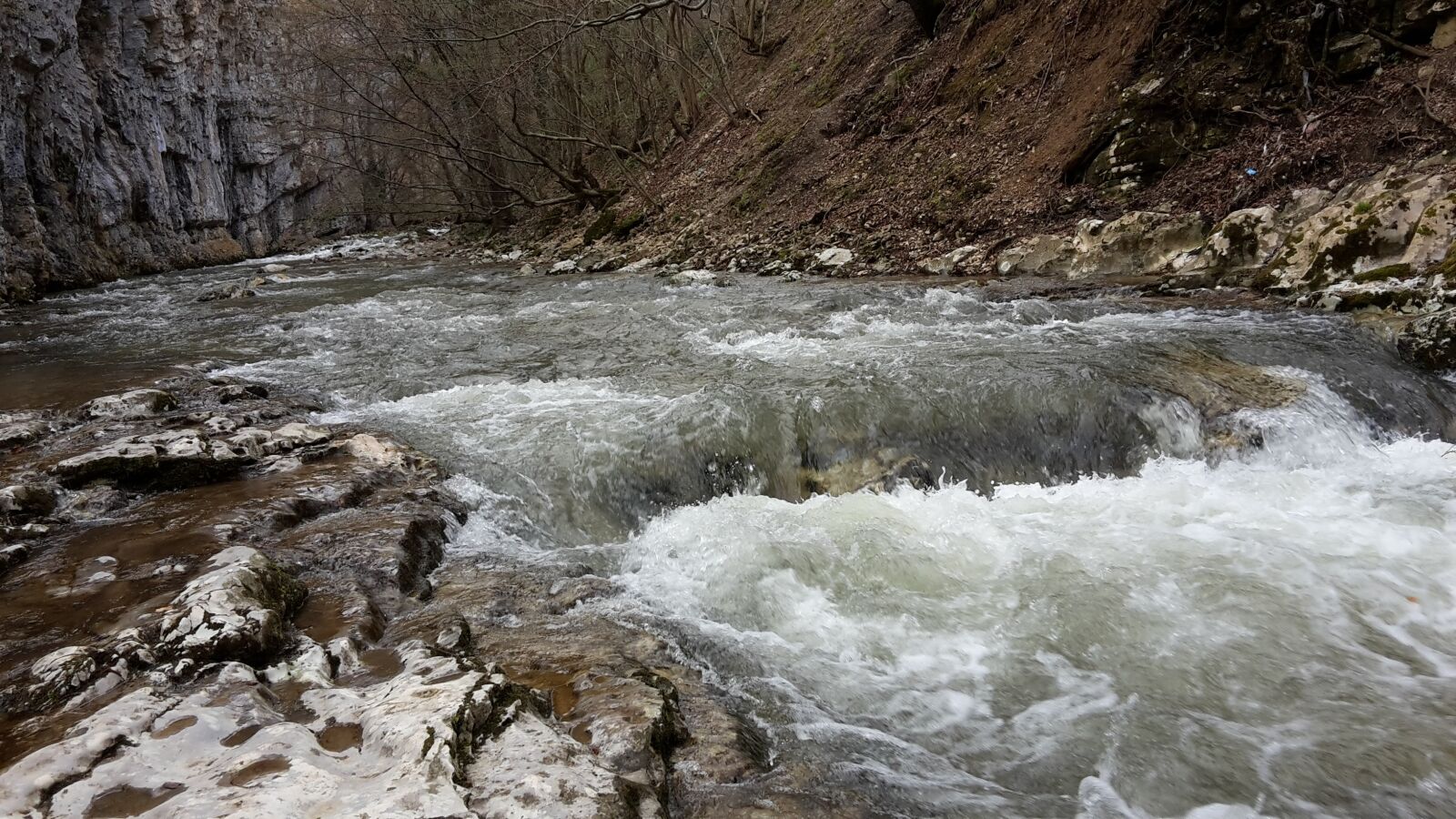 Samsung Galaxy S5 Mini sample photo. Bigar, romania, waterfall photography