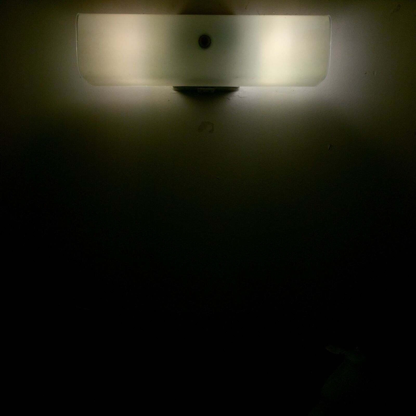 Apple iPhone 6 sample photo. Night photography