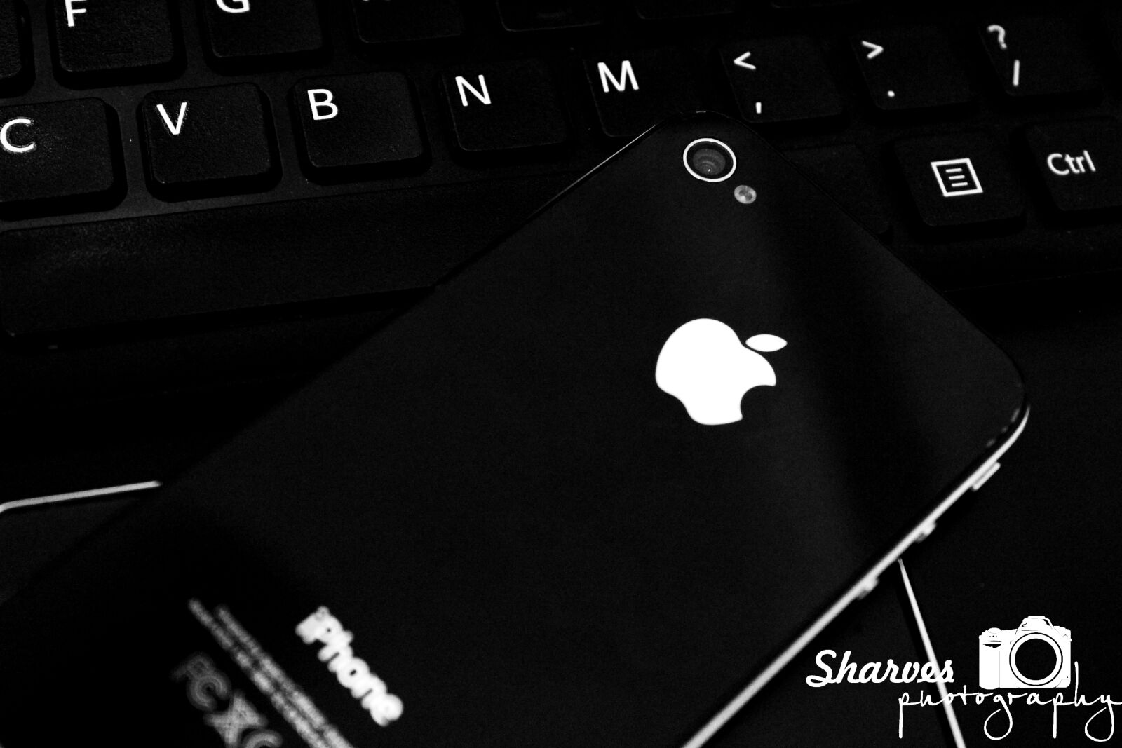 Canon EOS 700D (EOS Rebel T5i / EOS Kiss X7i) sample photo. Black, and, white, iphone photography