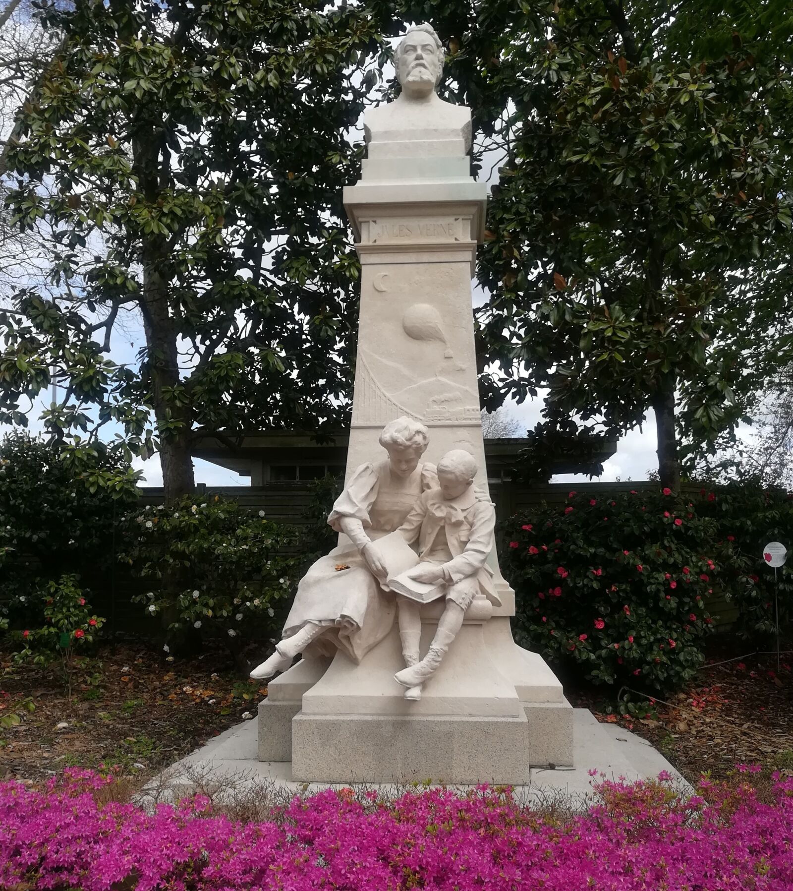 HUAWEI honor 6x sample photo. Jules verne, statue, garden photography