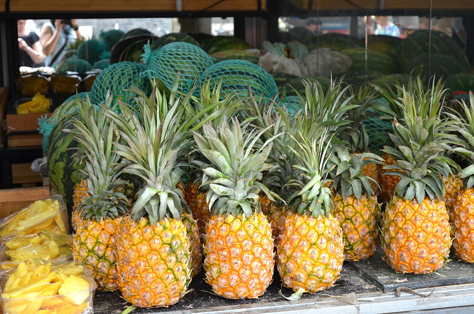 Nikon D7000 sample photo. Pineapple, green, orange photography