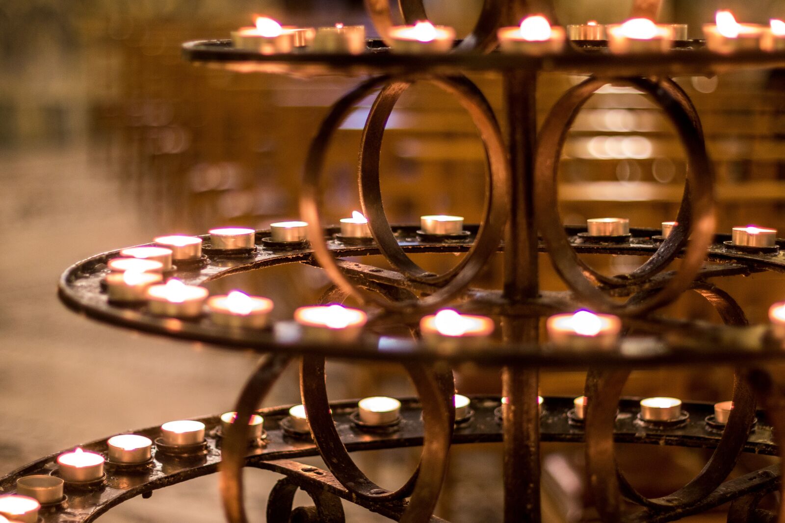 Canon EOS 70D + Canon EF 50mm F1.4 USM sample photo. Aachen cathedral, church, chapel photography