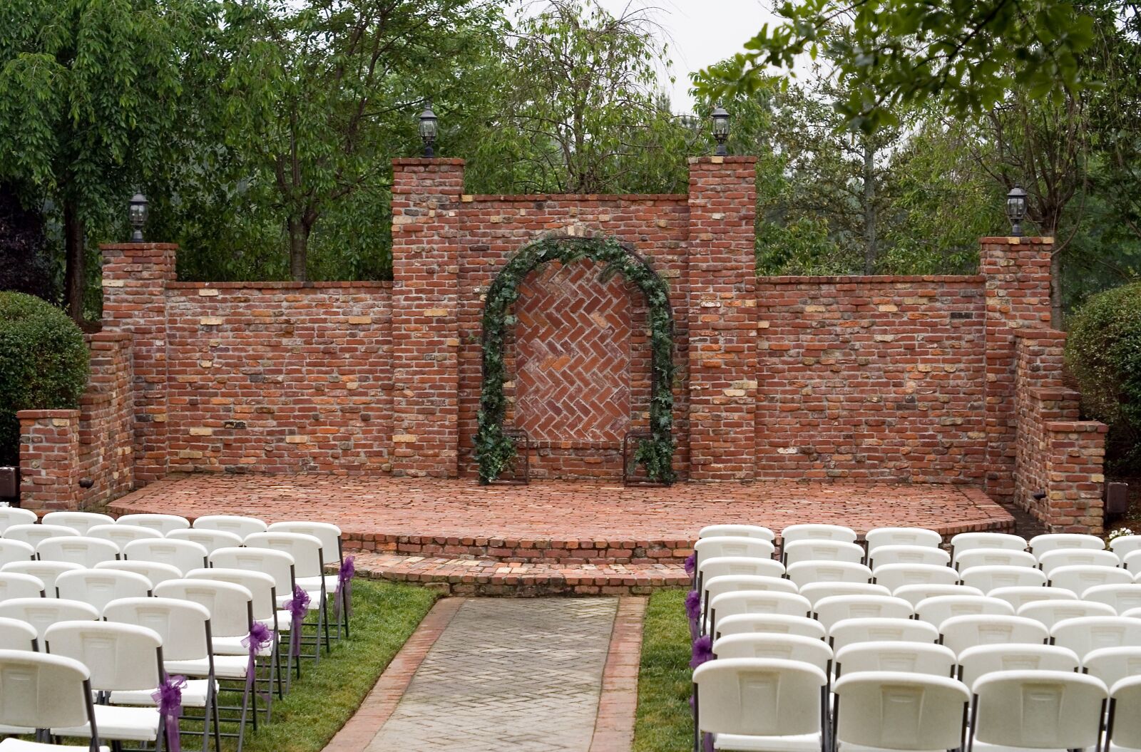 Sony Alpha DSLR-A100 sample photo. Background, outdoor, stage photography