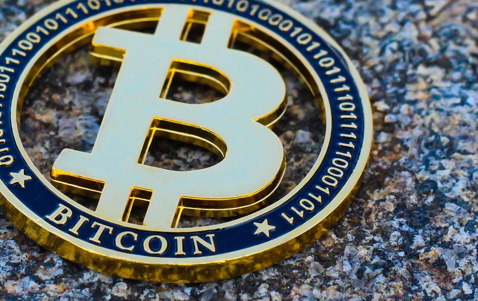 Canon EOS 700D (EOS Rebel T5i / EOS Kiss X7i) + Canon EF 50mm F1.8 STM sample photo. Bitcoin, currency, cryptocurrency photography