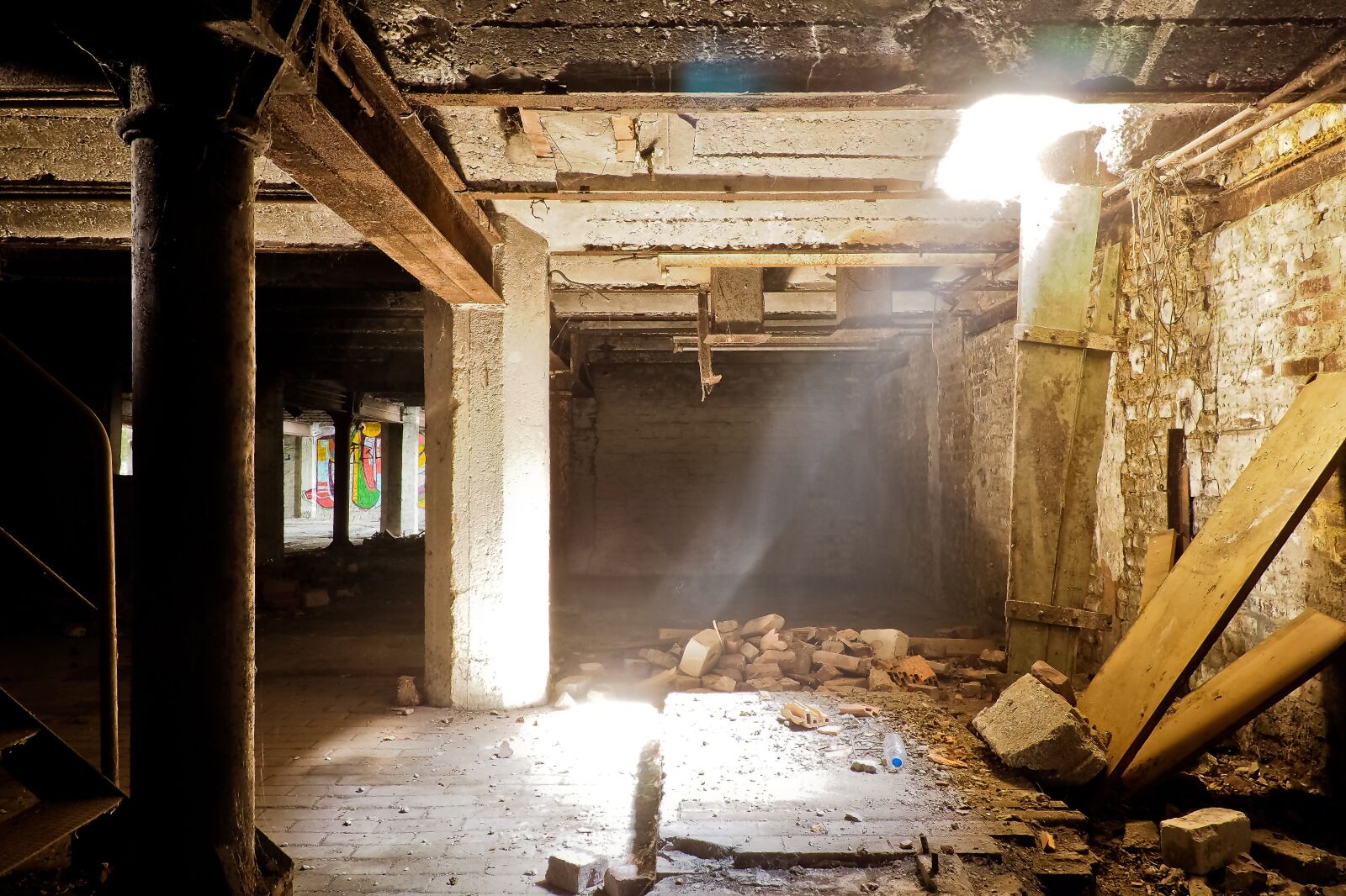 Olympus OM-D E-M10 sample photo. Lost places, rooms, abandoned photography
