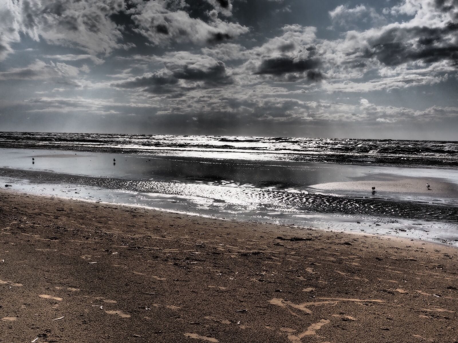 Olympus OM-D E-M1 + Olympus M.Zuiko Digital ED 12-40mm F2.8 Pro sample photo. Sea, dark air, drama photography