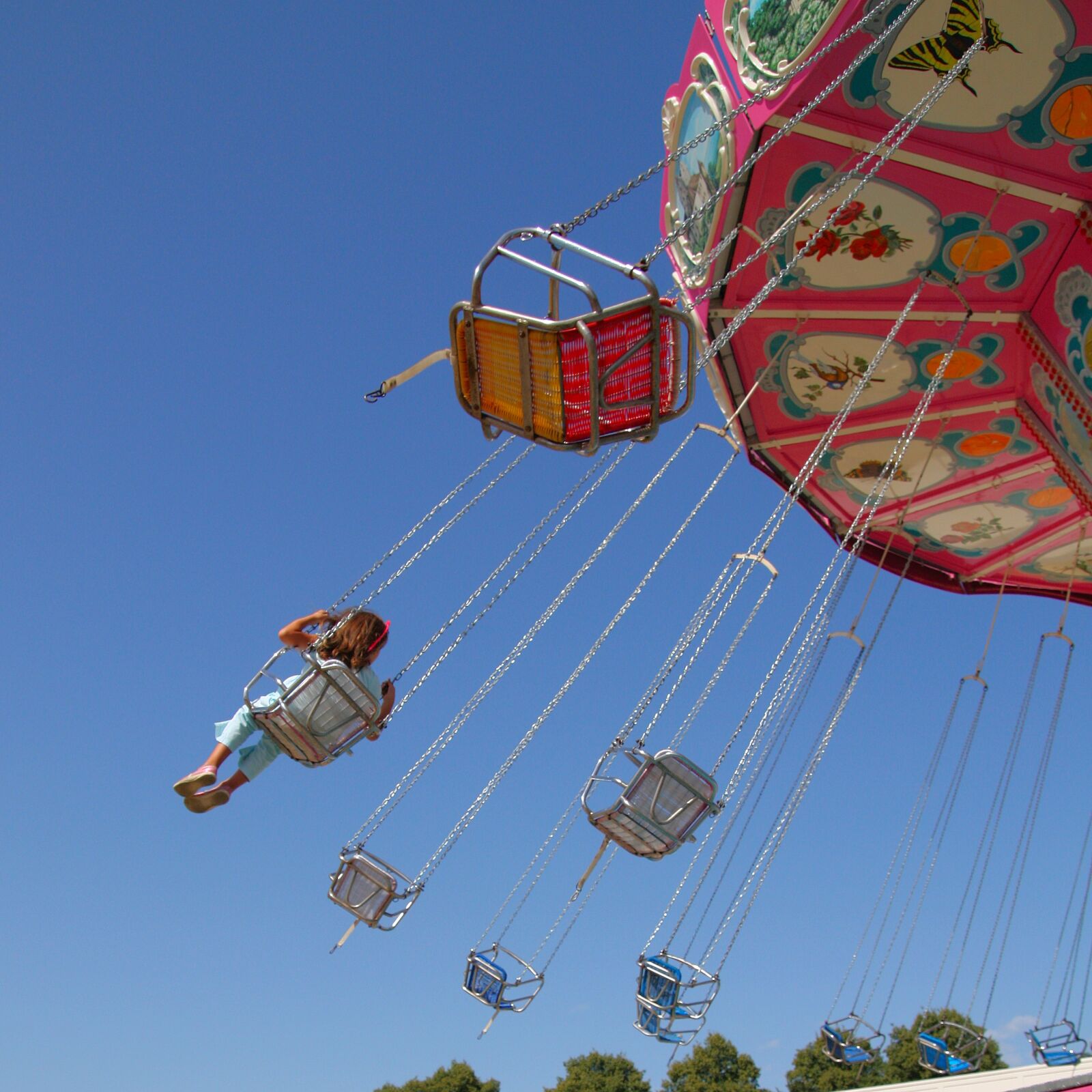 Canon EOS 450D (EOS Rebel XSi / EOS Kiss X2) sample photo. Chain carousel, folk festival photography