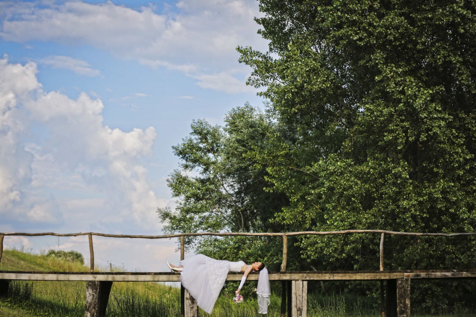 Canon EOS 5D Mark III sample photo. Bridge, dress, joy, landscape photography