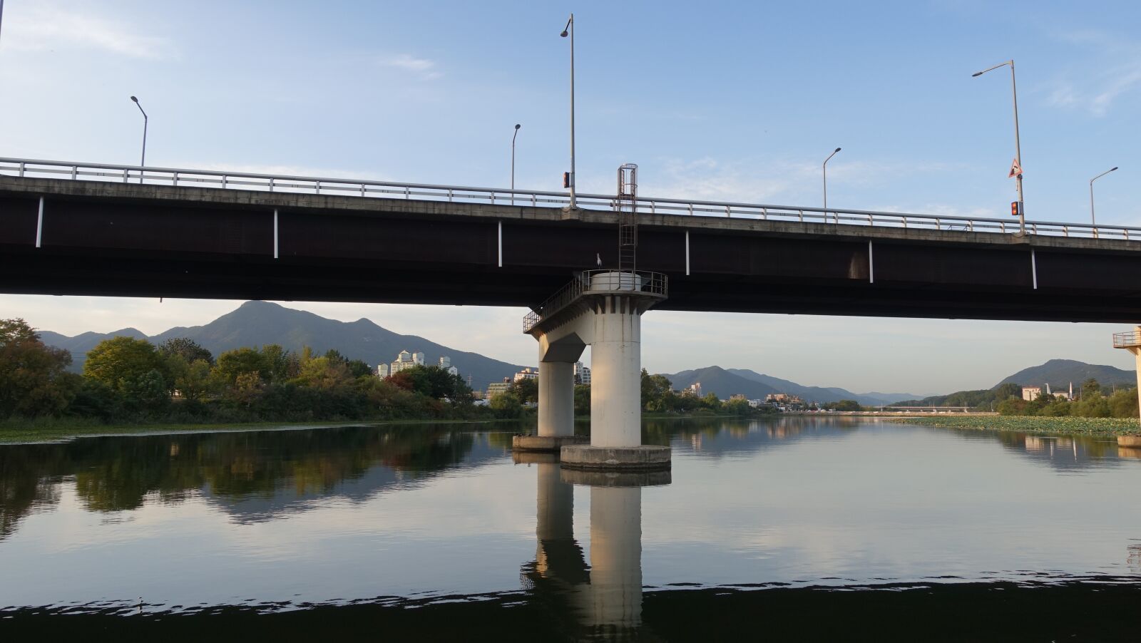 Sony Cyber-shot DSC-RX100 IV sample photo. Bridge, pier, two water photography