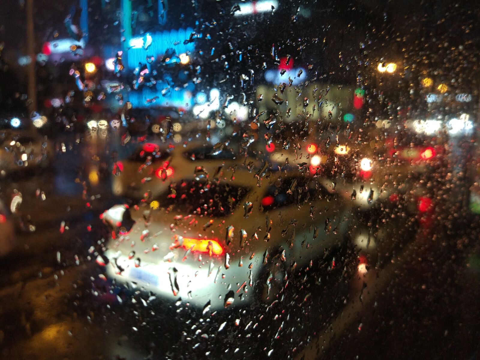 Xiaomi MI 5 sample photo. Rain, automotive, city photography