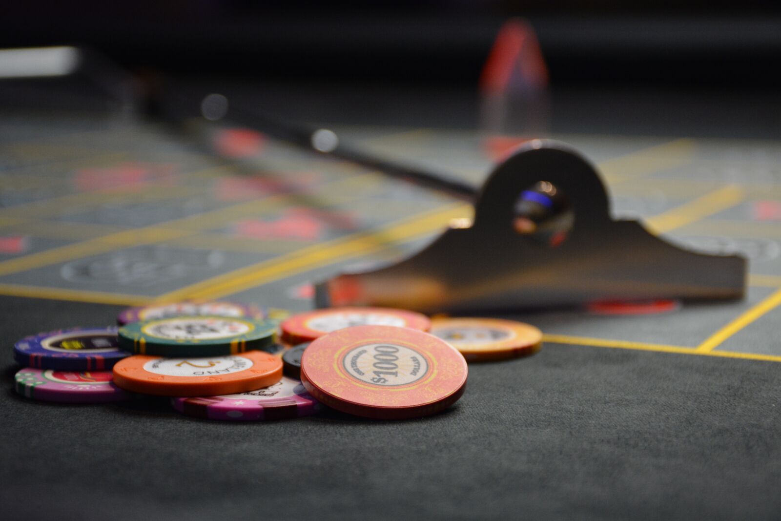 Nikon D5200 sample photo. Poker, art culosdepoker, briefcase photography