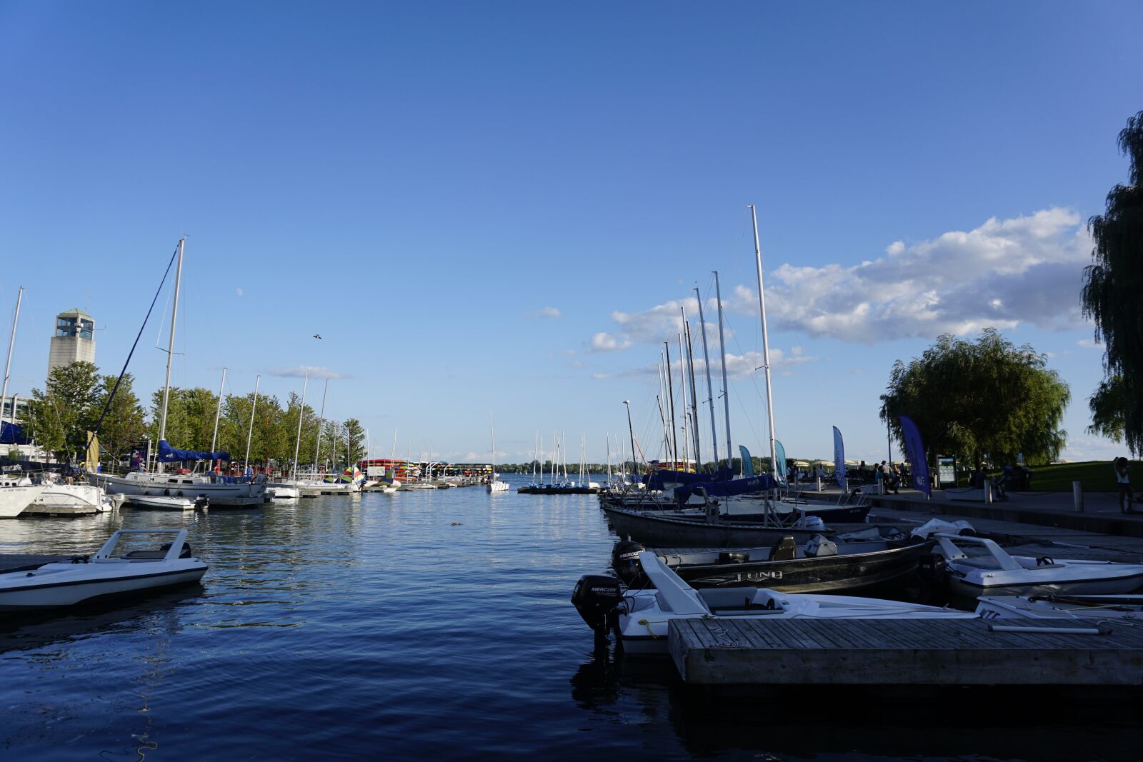 Sony a6300 sample photo. Summer, blue, white photography