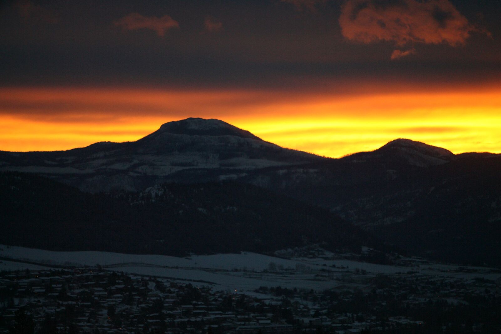 Canon EOS-1D Mark II N sample photo. Sunset, mountains, landscape photography