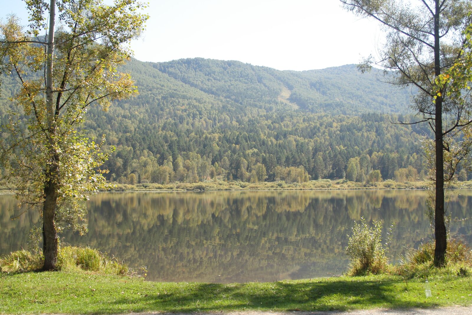 Canon EOS 1000D (EOS Digital Rebel XS / EOS Kiss F) sample photo. Mountain altai, the lake photography