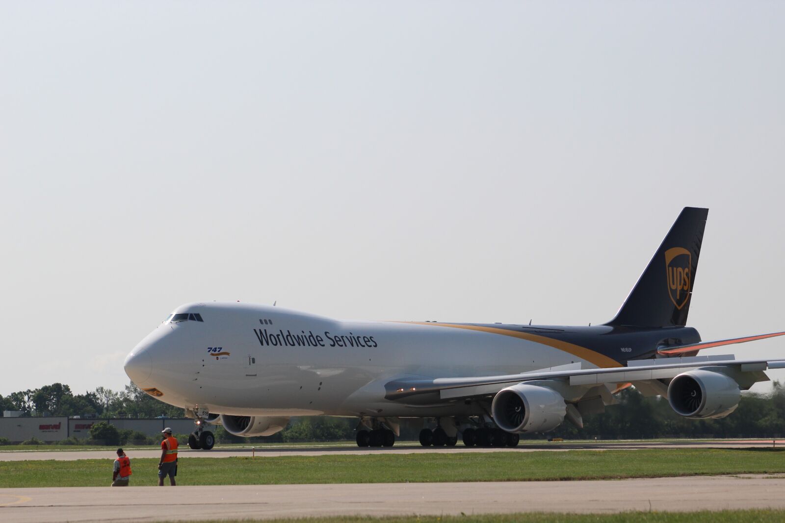 Canon EOS 1300D (EOS Rebel T6 / EOS Kiss X80) sample photo. Boeing, 747-8f, turbine photography